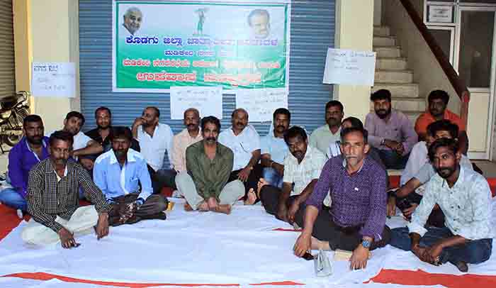 ನಗರಸಭೆ ವಿರುದ್ಧ ಜೆಡಿಎಸ್ ಉಪವಾಸ ಸತ್ಯಾಗ್ರಹ : ಅಧ್ಯಕ್ಷರ ಕಾರ್ಯವೈಖರಿಗೆ ಖಂಡನೆ